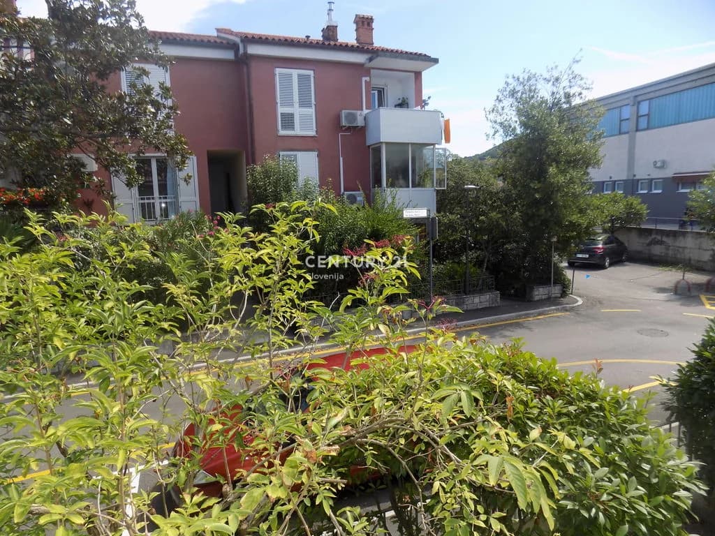 Izola