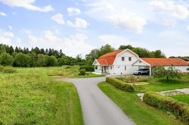 House in Hemlingby