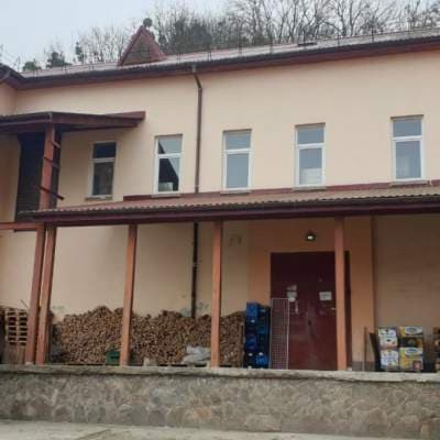 коммерческая, 681.4 м², Chernivtsi