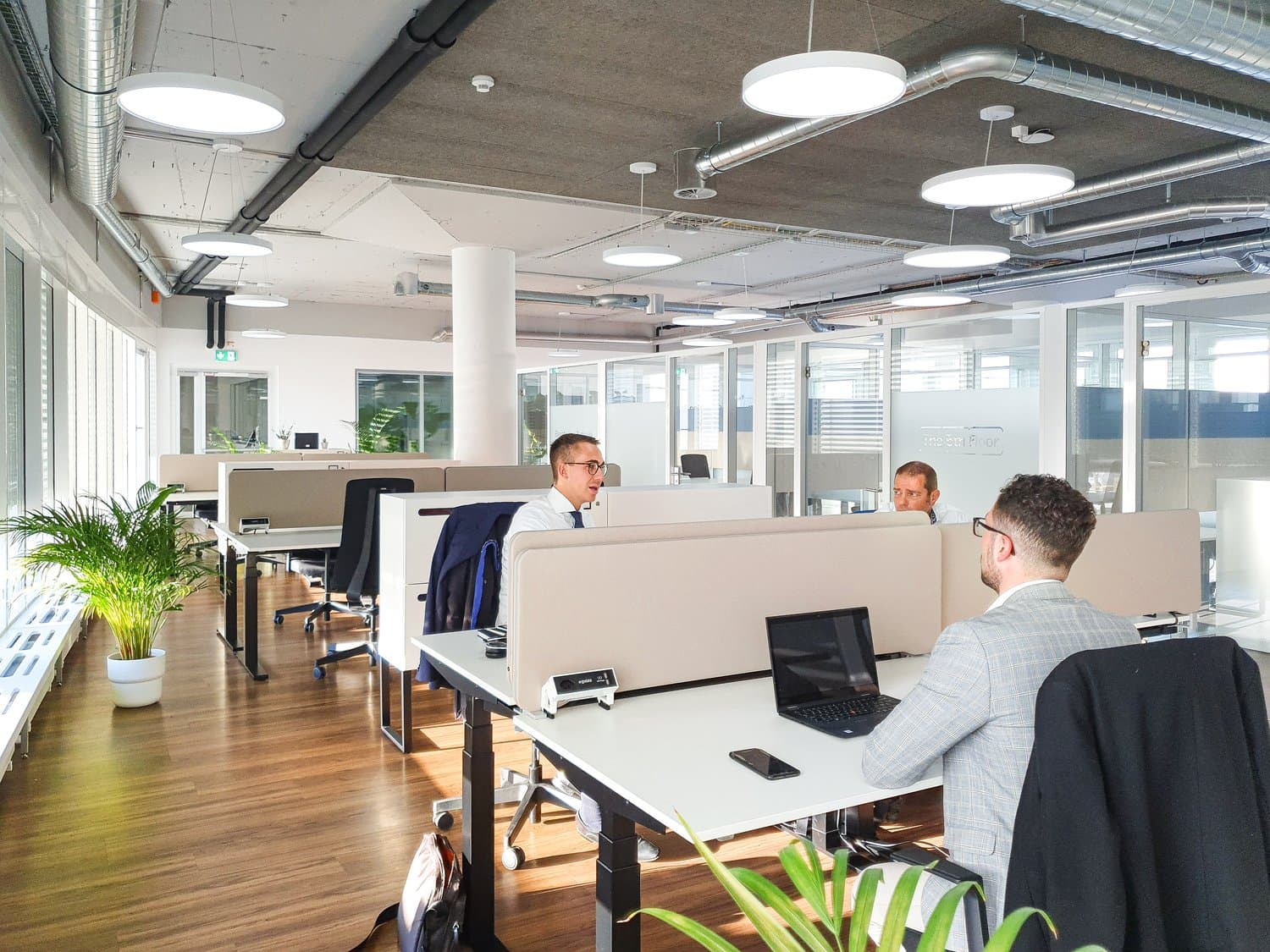 FESTER ARBEITSPLATZ AB CHF 199 - OHNE DEPOT!