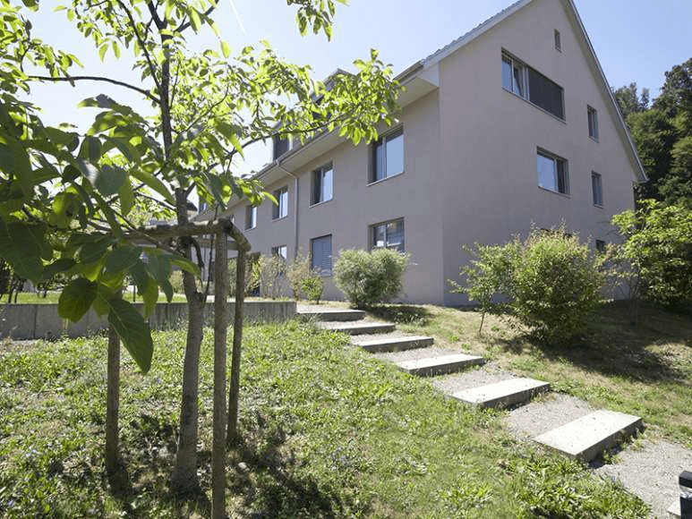 Einstellhallenplatz im Gässli 18a/18b in Staufen zu vermieten