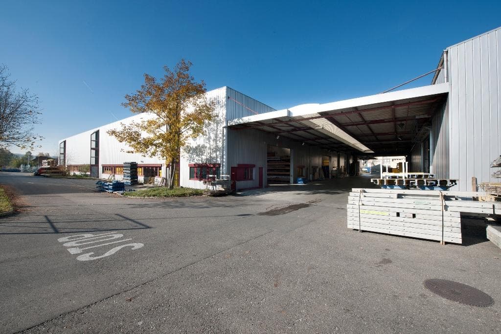 Befristet bis 31.12.26 - Gewerbehalle mit 741 m2 Fläche, 8 Meter Raumhöhe