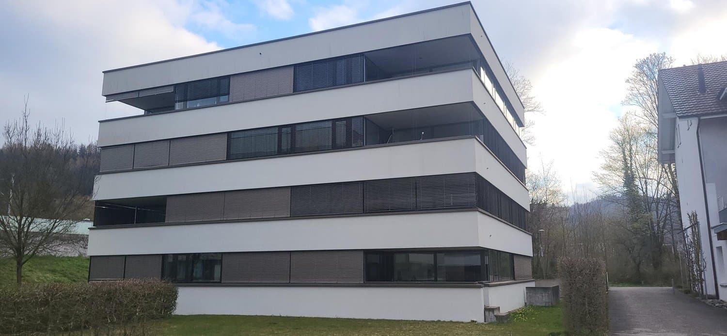 Grosszügige Wohnung in der Überbauung "Strandweg"