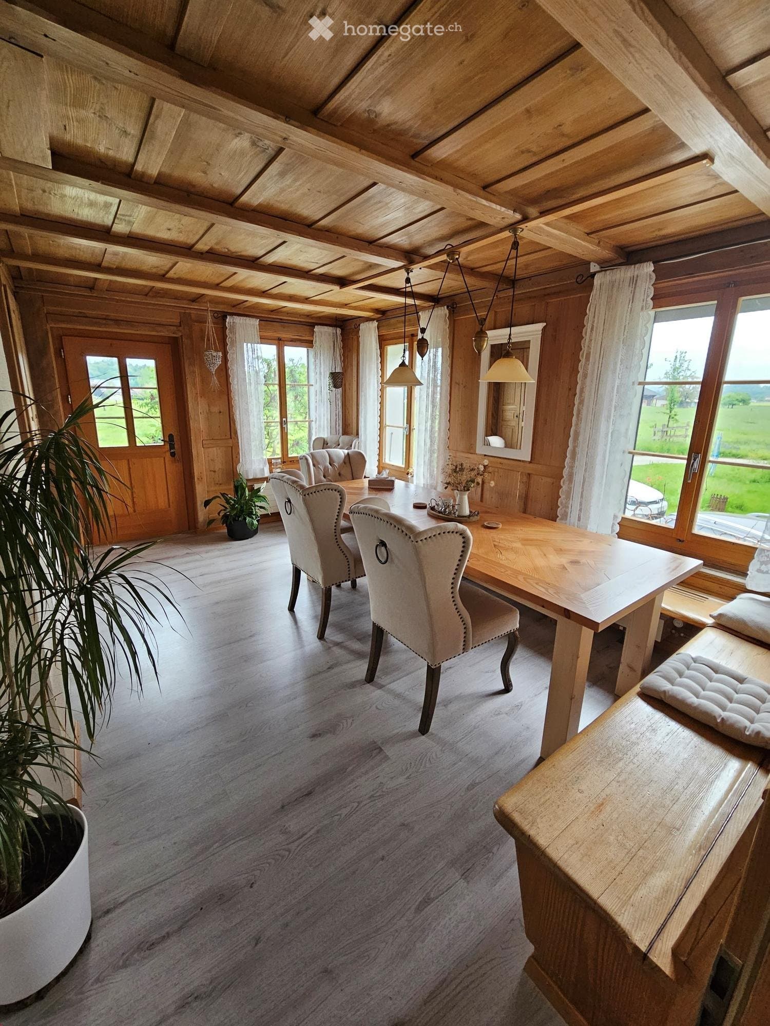 Gemütliches grossräumiges Bauernhaus für WG zu vermieten