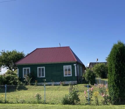 Продаю дом а.г Налибоки, 85-90 км от Минска. Площадь дома общая 90 кв. Жилая 41. Дом со всеми удобствами. Собственник 