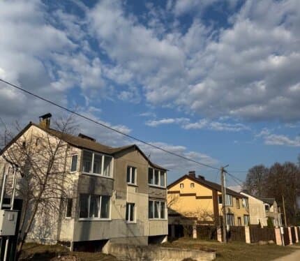 Двухквартирный дом 256 м², 5 комнат, два уровня
