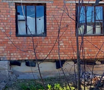 В 40км от Минска по трассе Минск-Брест продаётся дом в агрогородке Негорелое. Рядом лес, река. Дом под чистовую отделку. звонить с 9.00 до 21.00