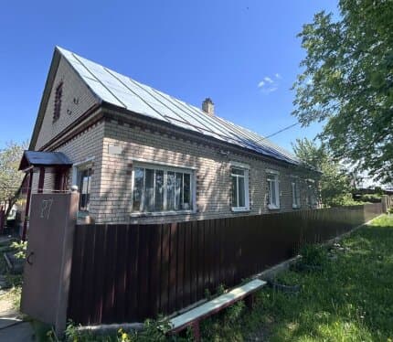 Продается просторный кирпичный жилой дом в деревне Кулики!
