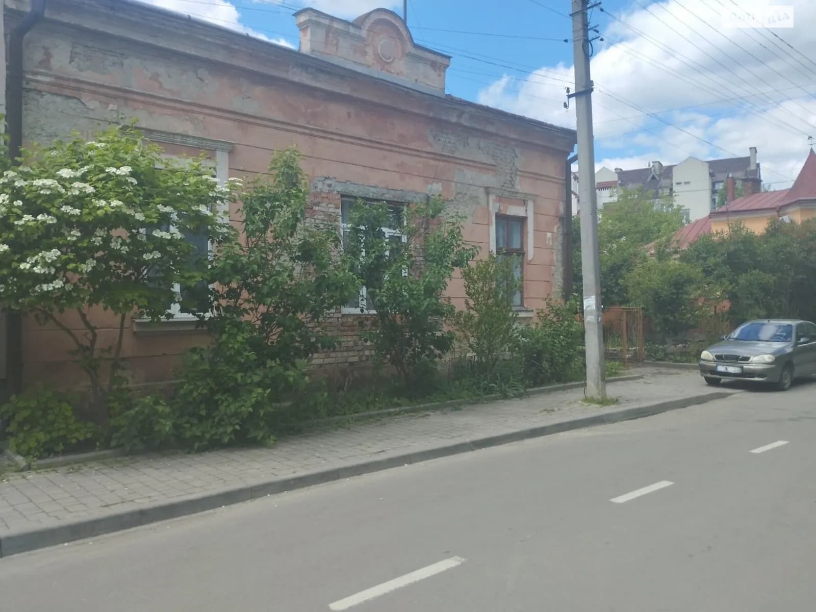 вул. Республіканська, 12