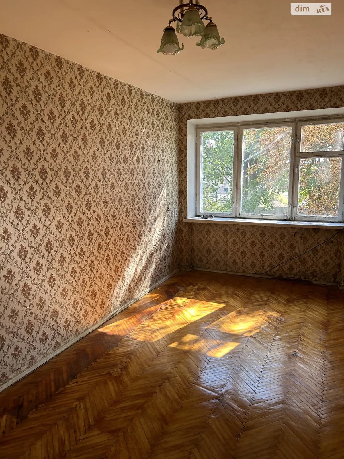 вул. Героїв УПА, 27