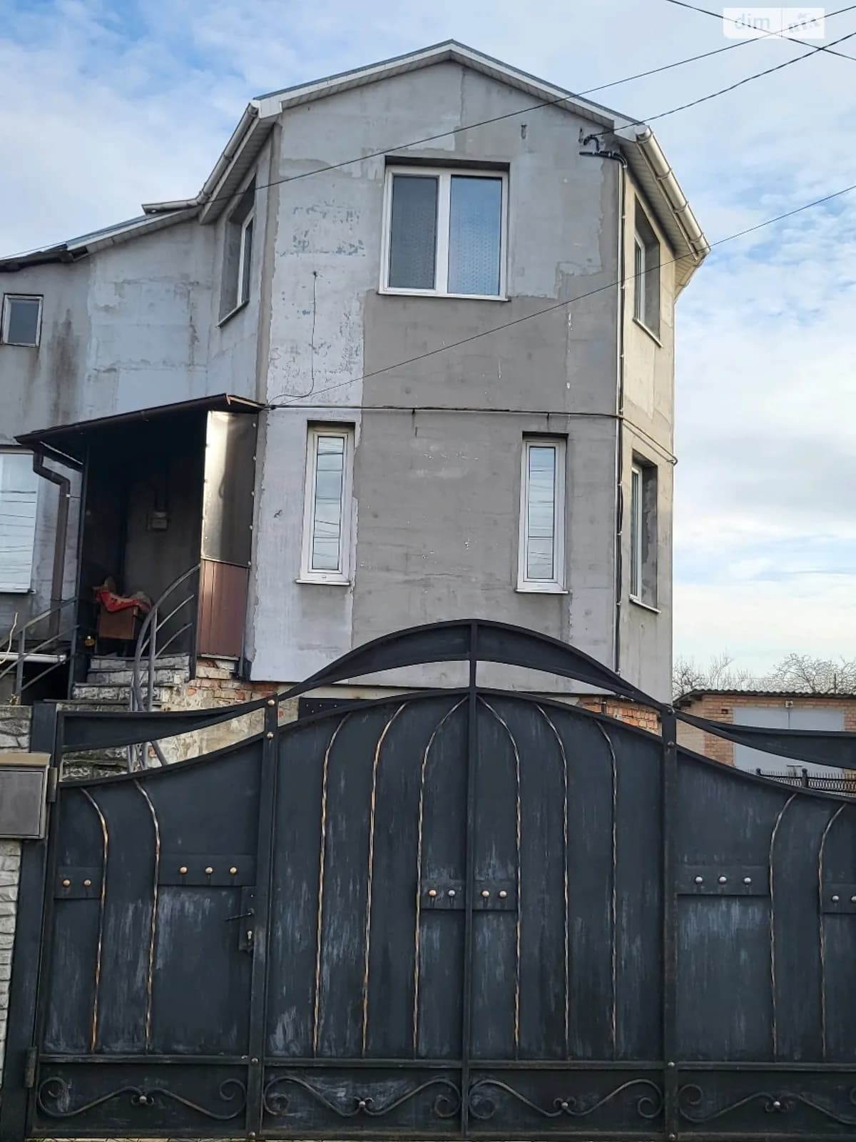вул. Дмитра Яворницького, 27б