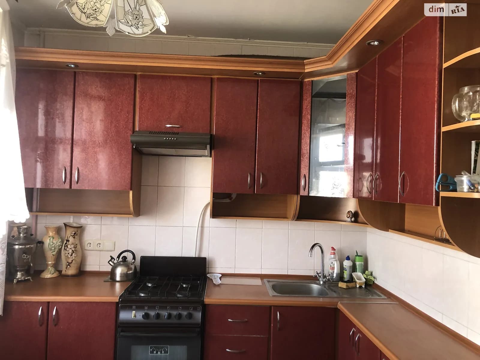 вул. Курсанта Єськова, 8
