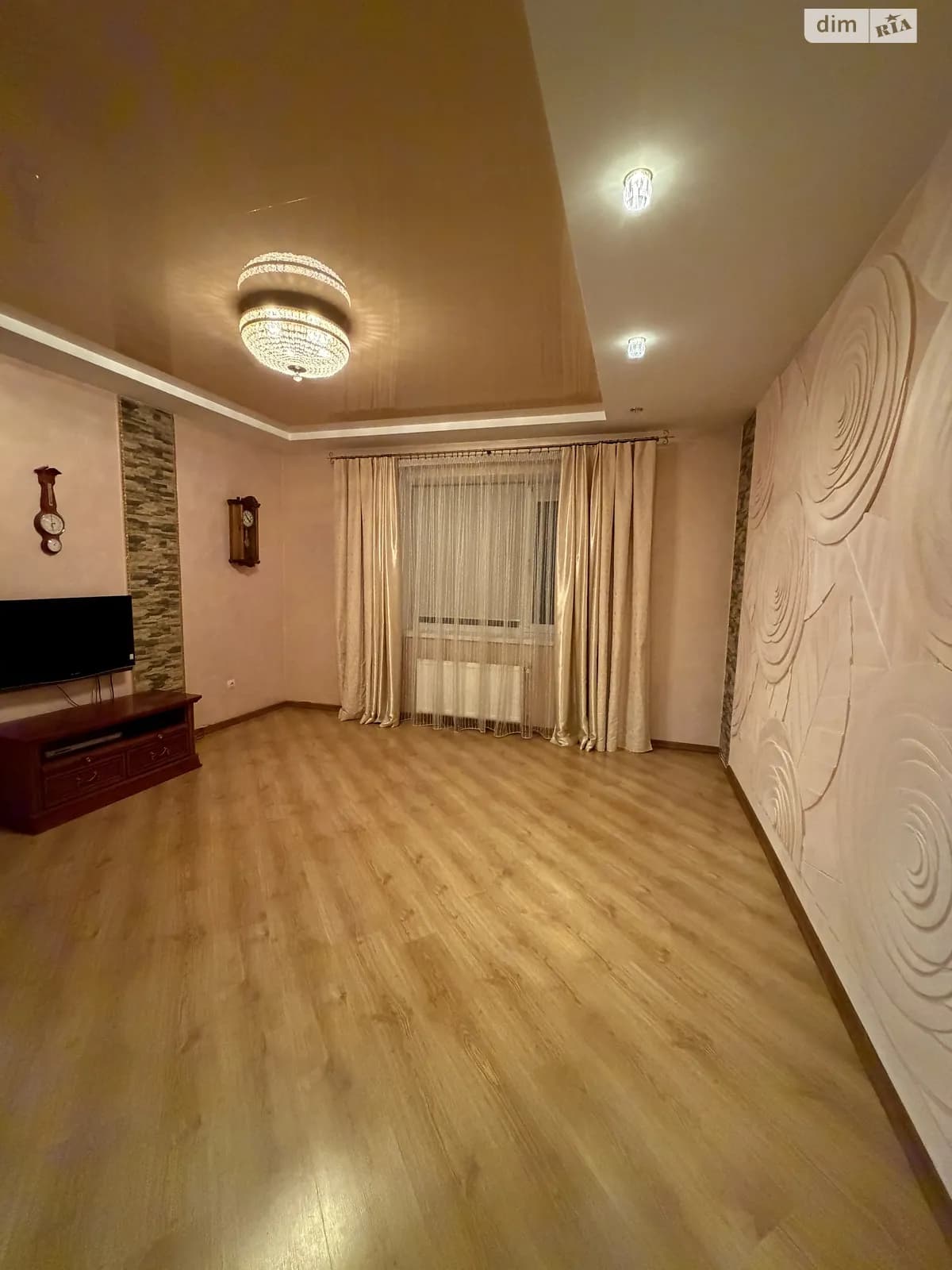 вул. Захисників Маріуполя(Костромська), 7