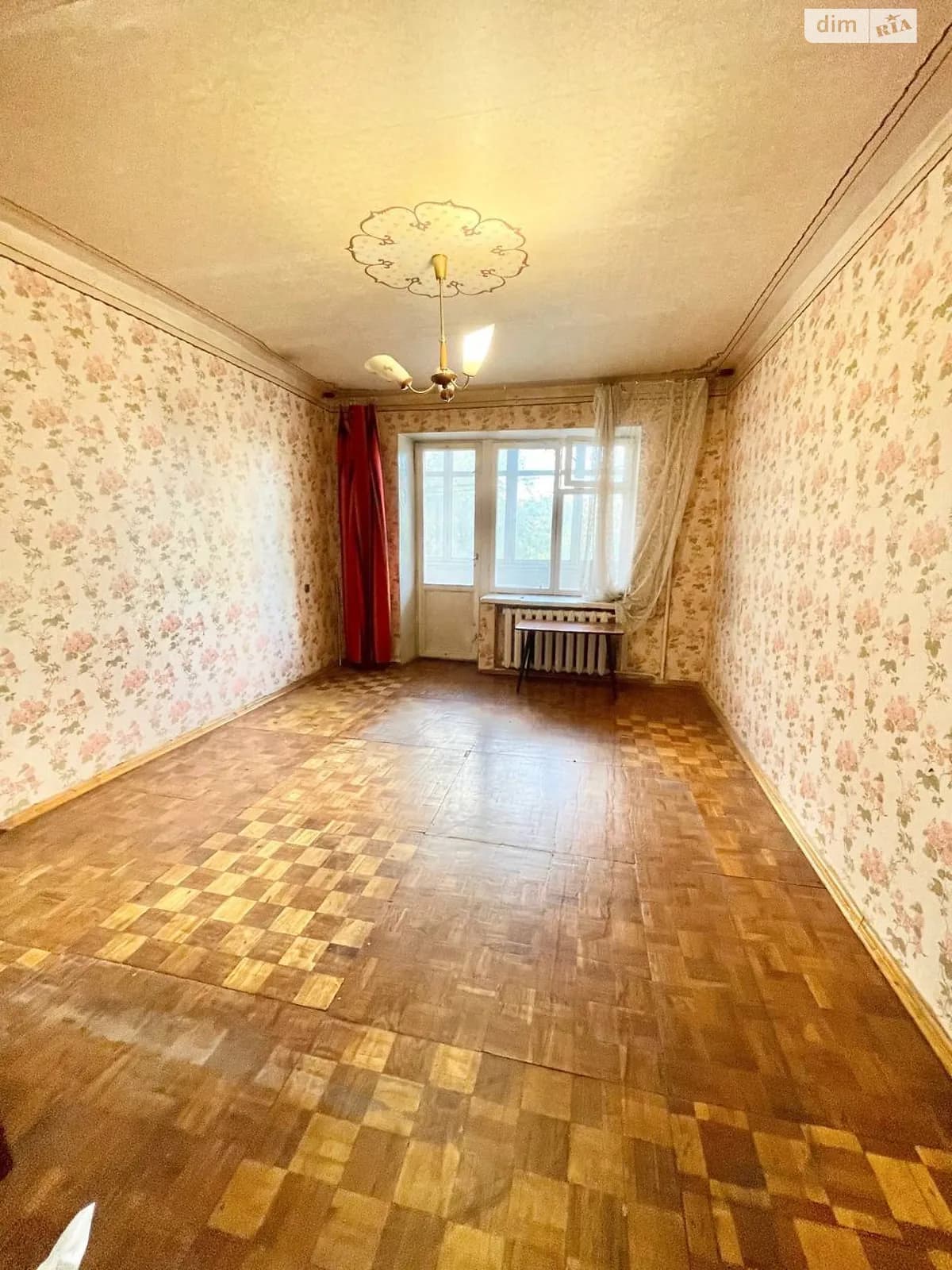 просп. Поля Олександра, 1/9