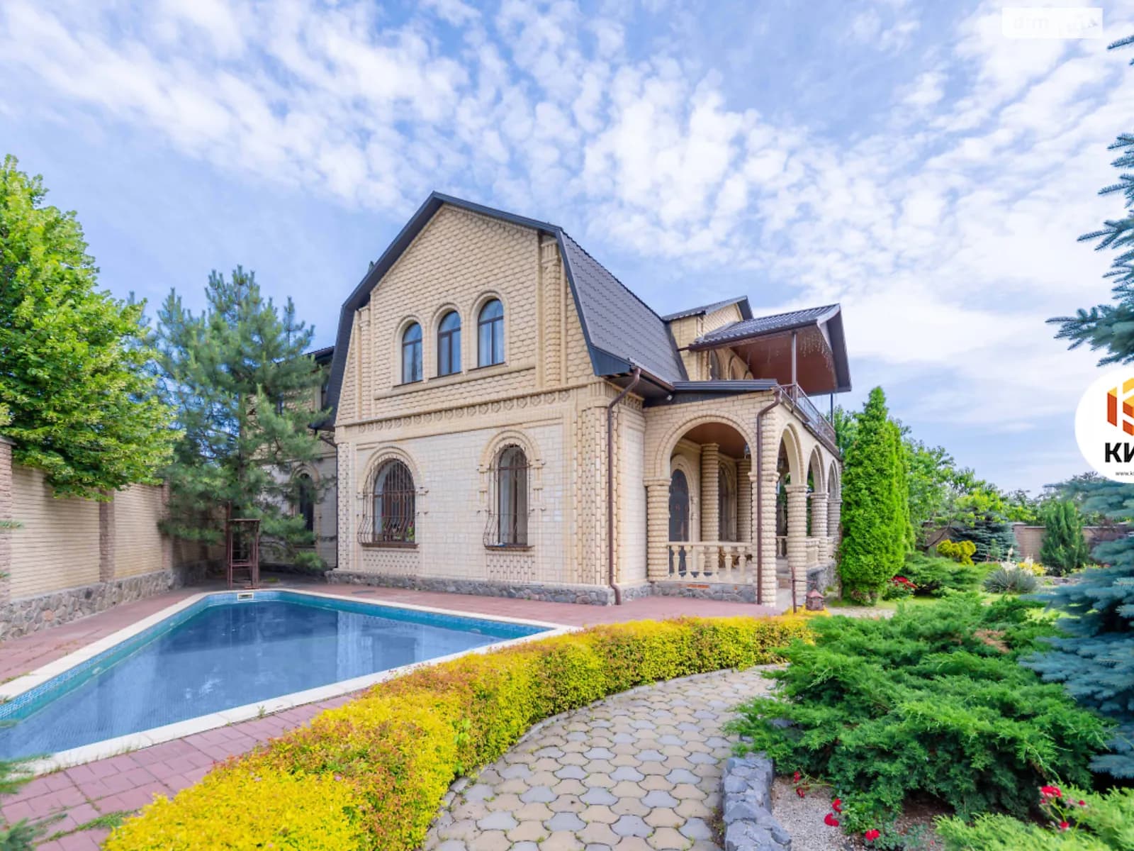 вул. Куряжанська, 11