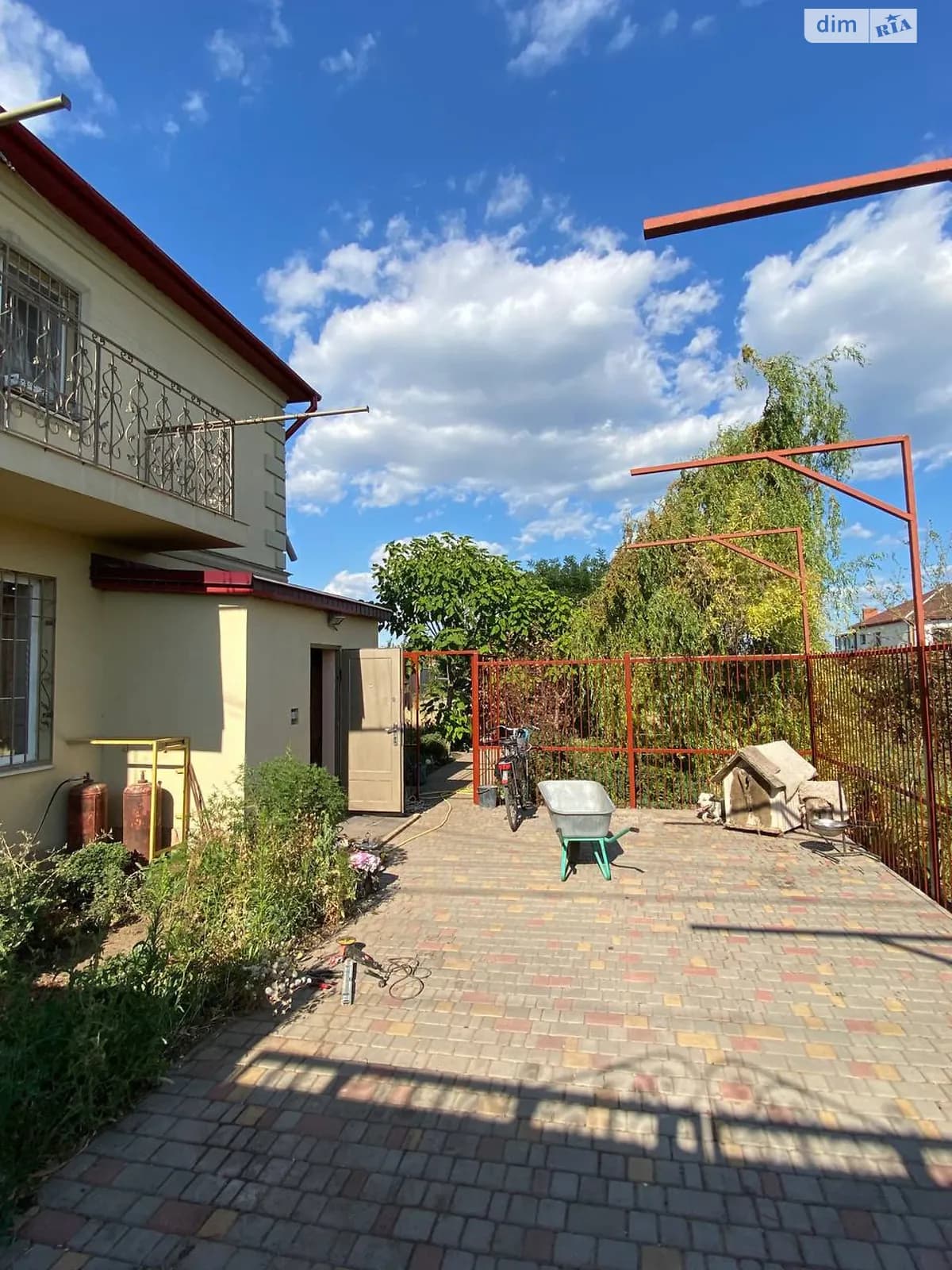 пров. Радісний (Леваневського), 32