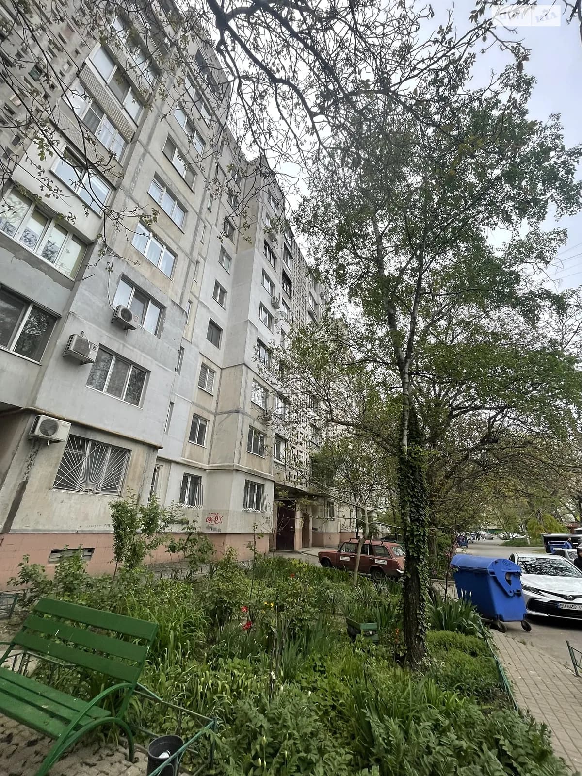 просп. Небесної Сотні, 77