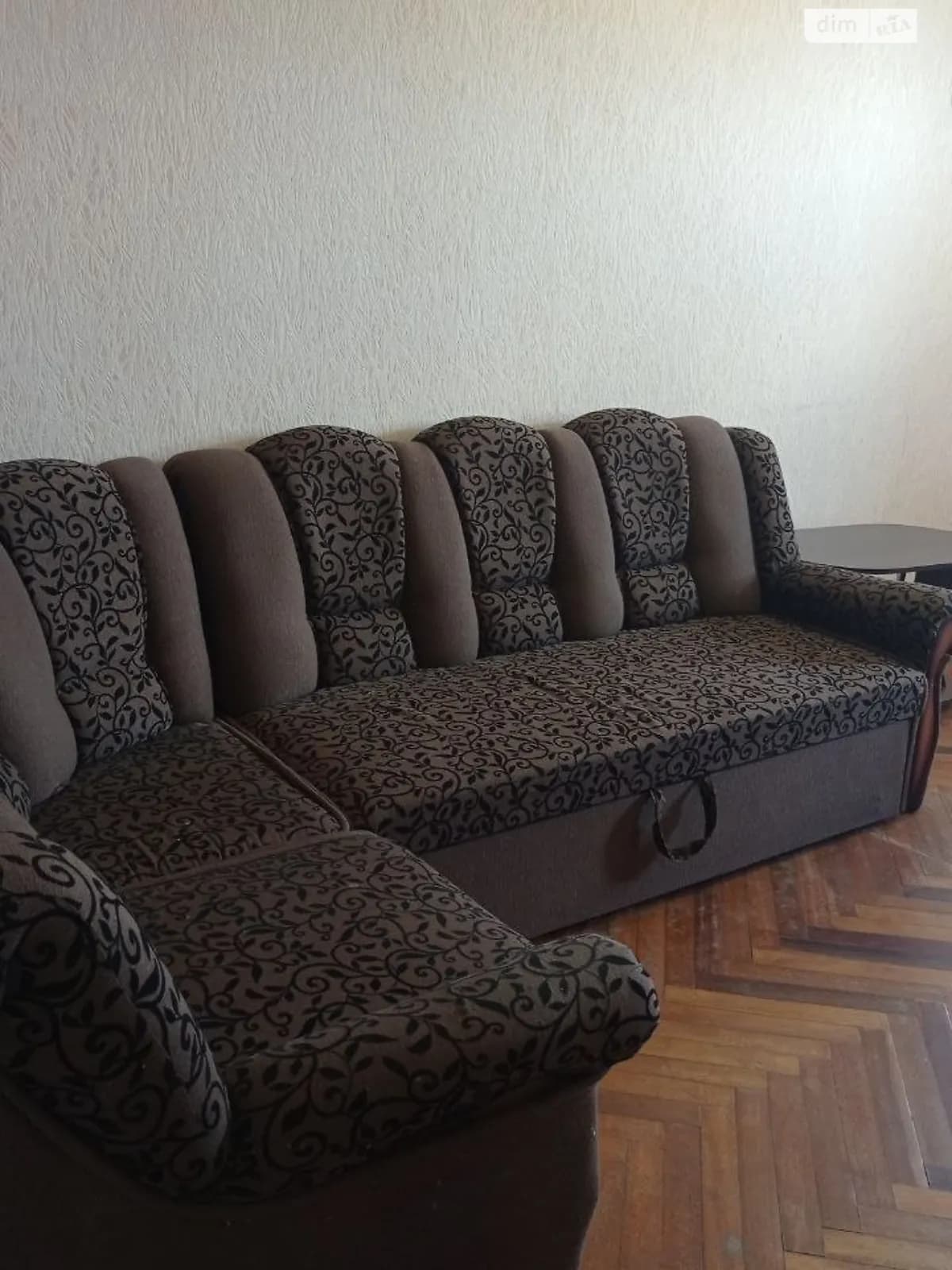 просп. Тракторобудівників, 77