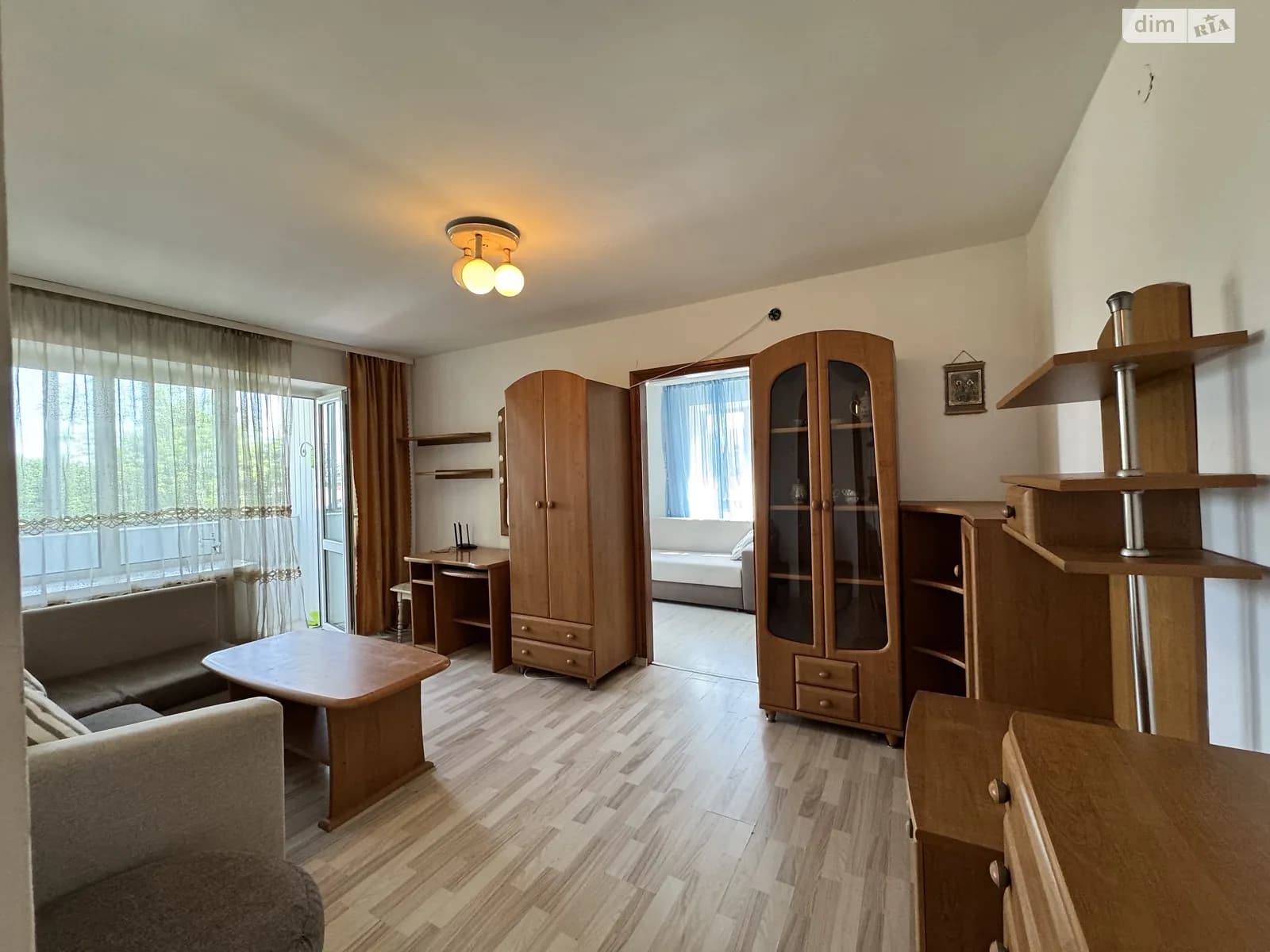вул. Медової Печери, 15