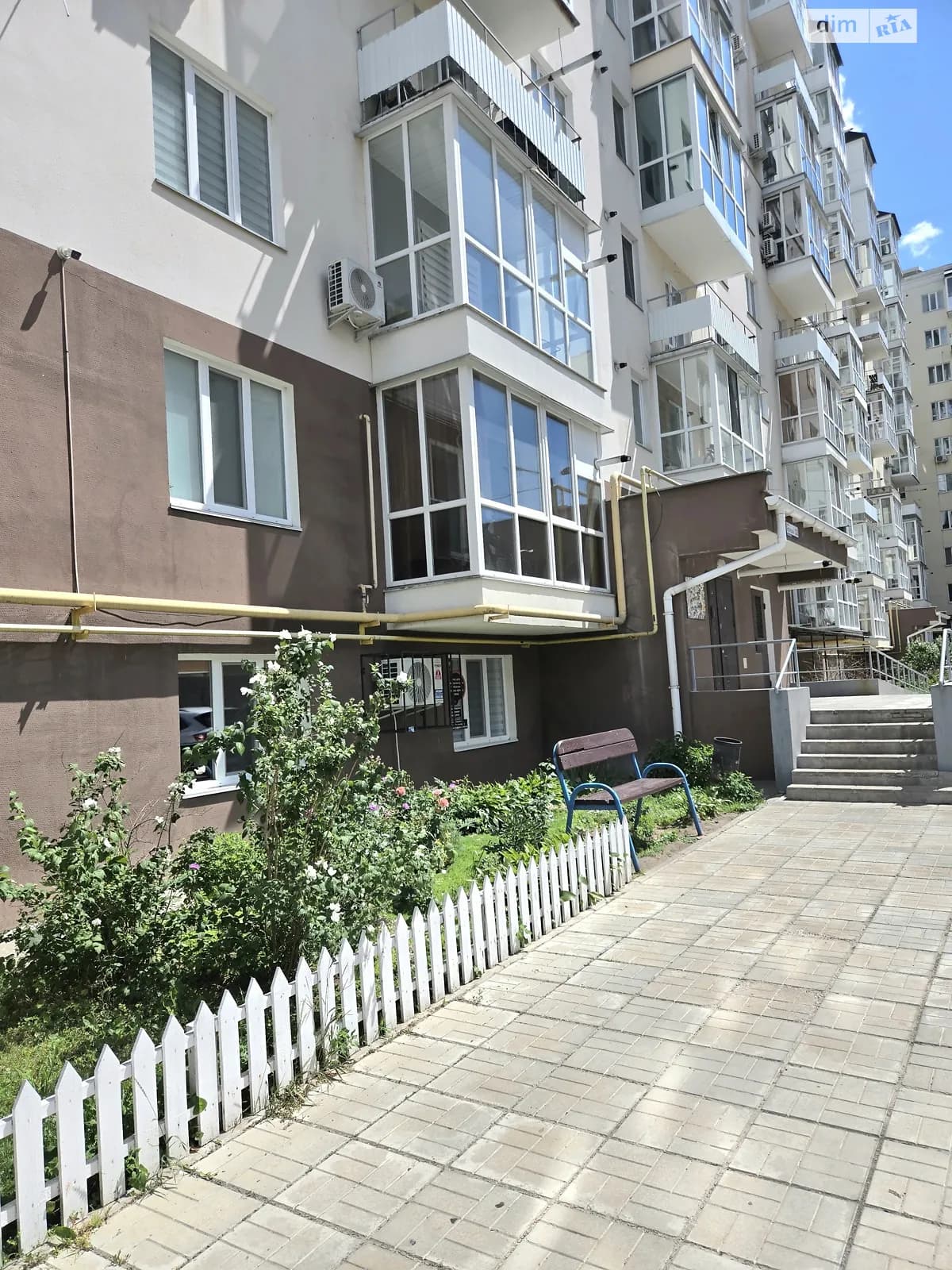 вул. Стрілецька, 102