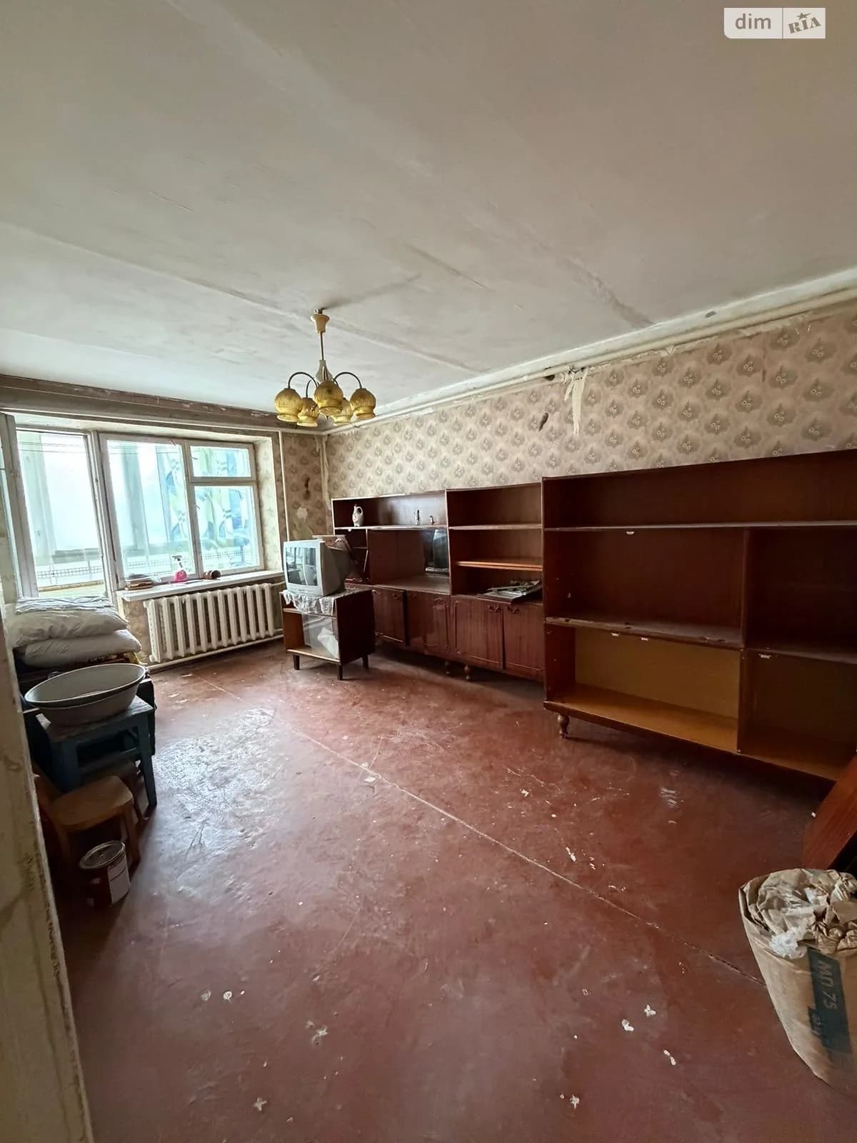 Центральна, 32