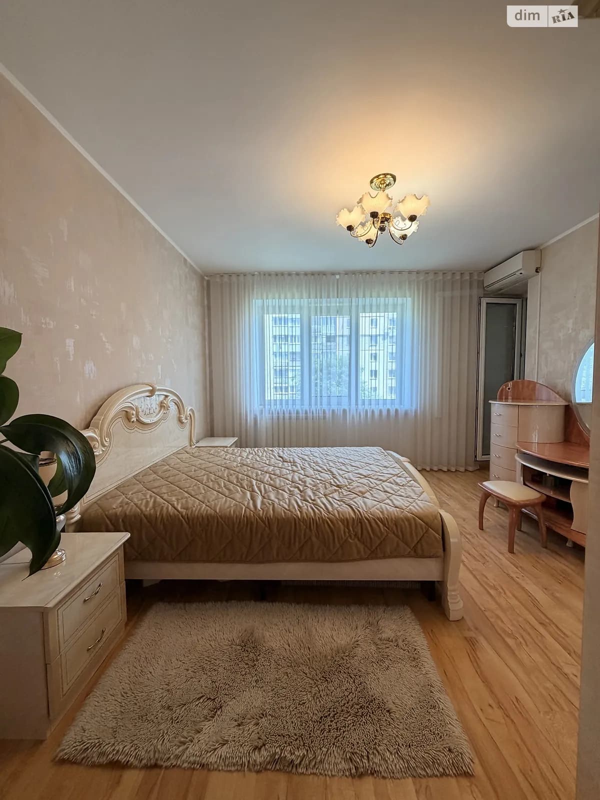 вул. Шота Руставелі, 10