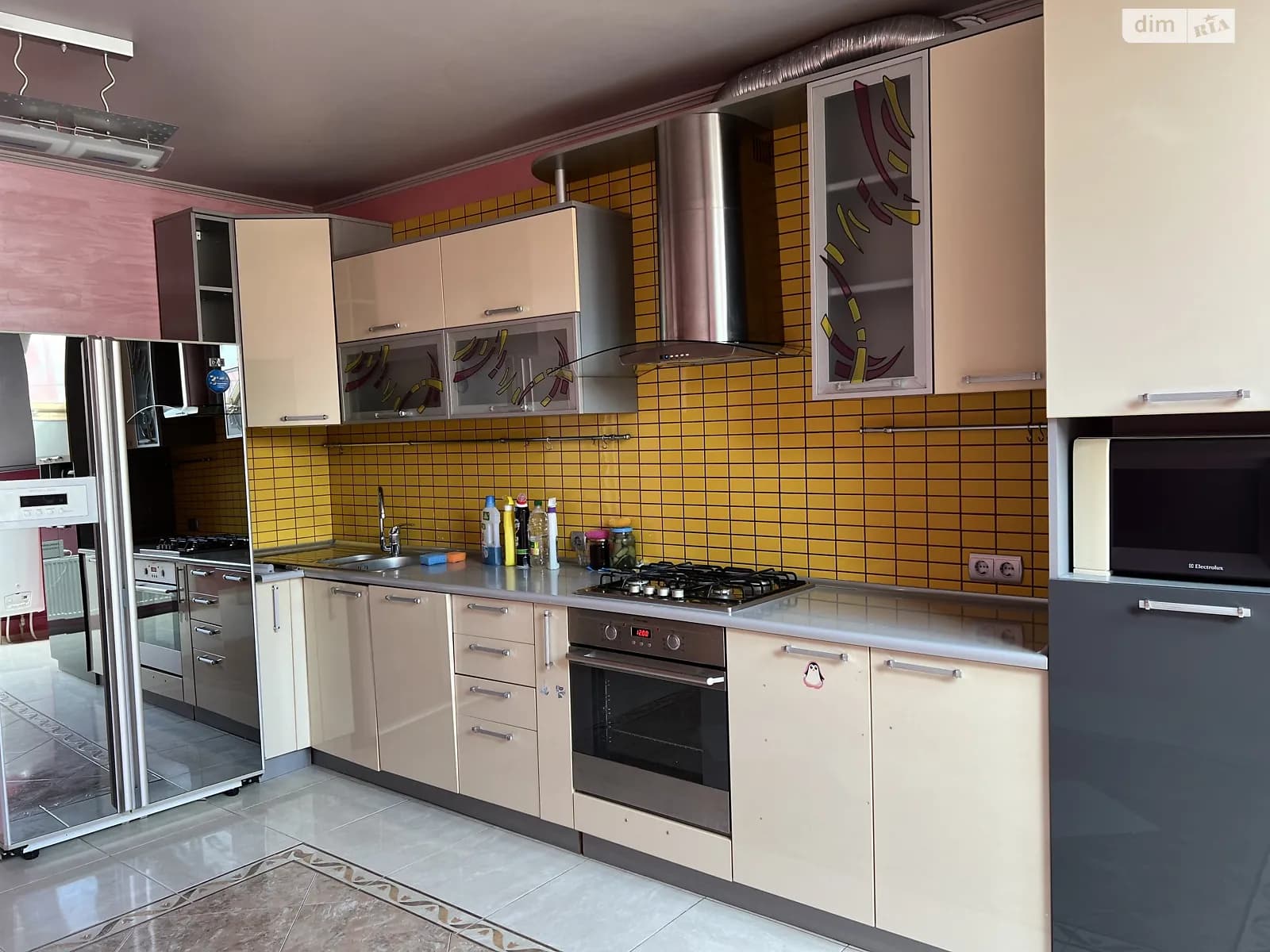 просп. Бандери Степана, 53