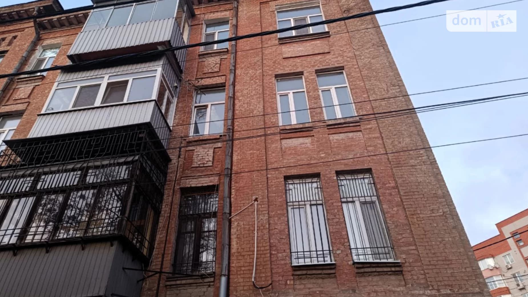 вул. Святослава Хороброго, 4