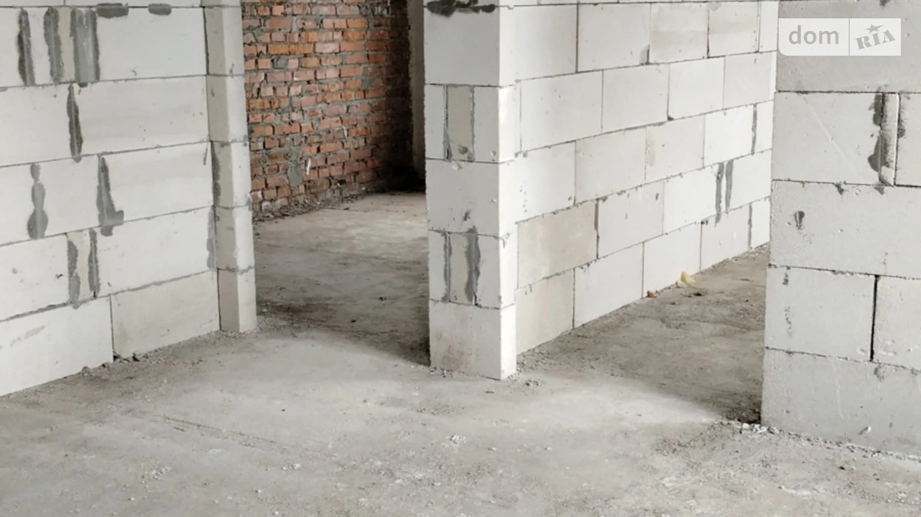 вул. Домбровського, 75