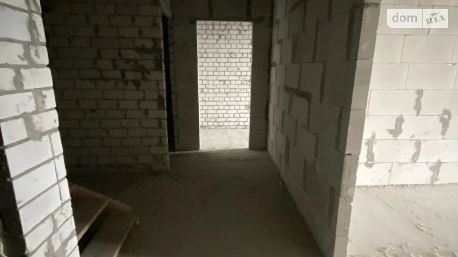вул. Святослава Ріхтера, 40