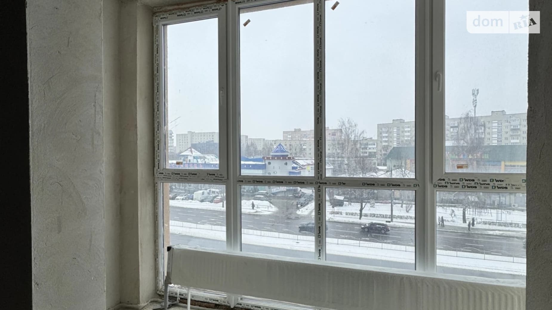 просп. Соборності, 22Б