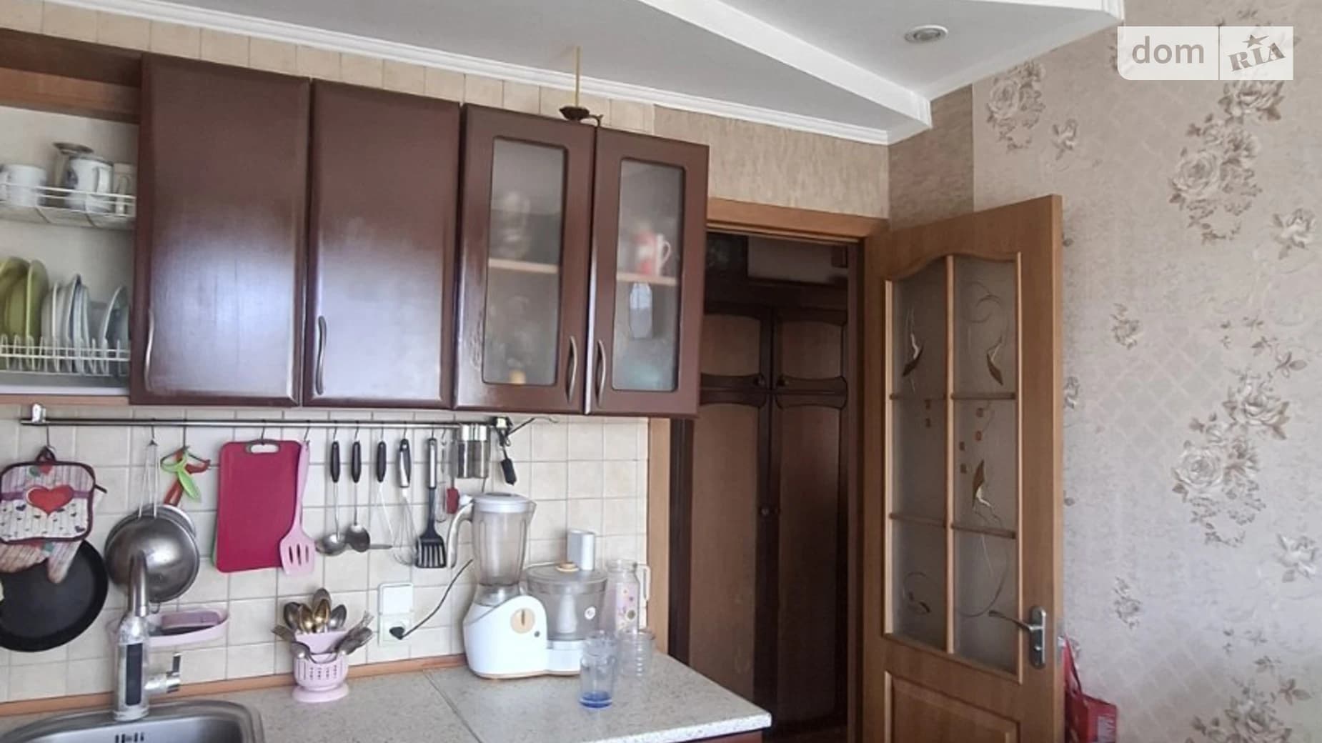 просп. Героїв, 32
