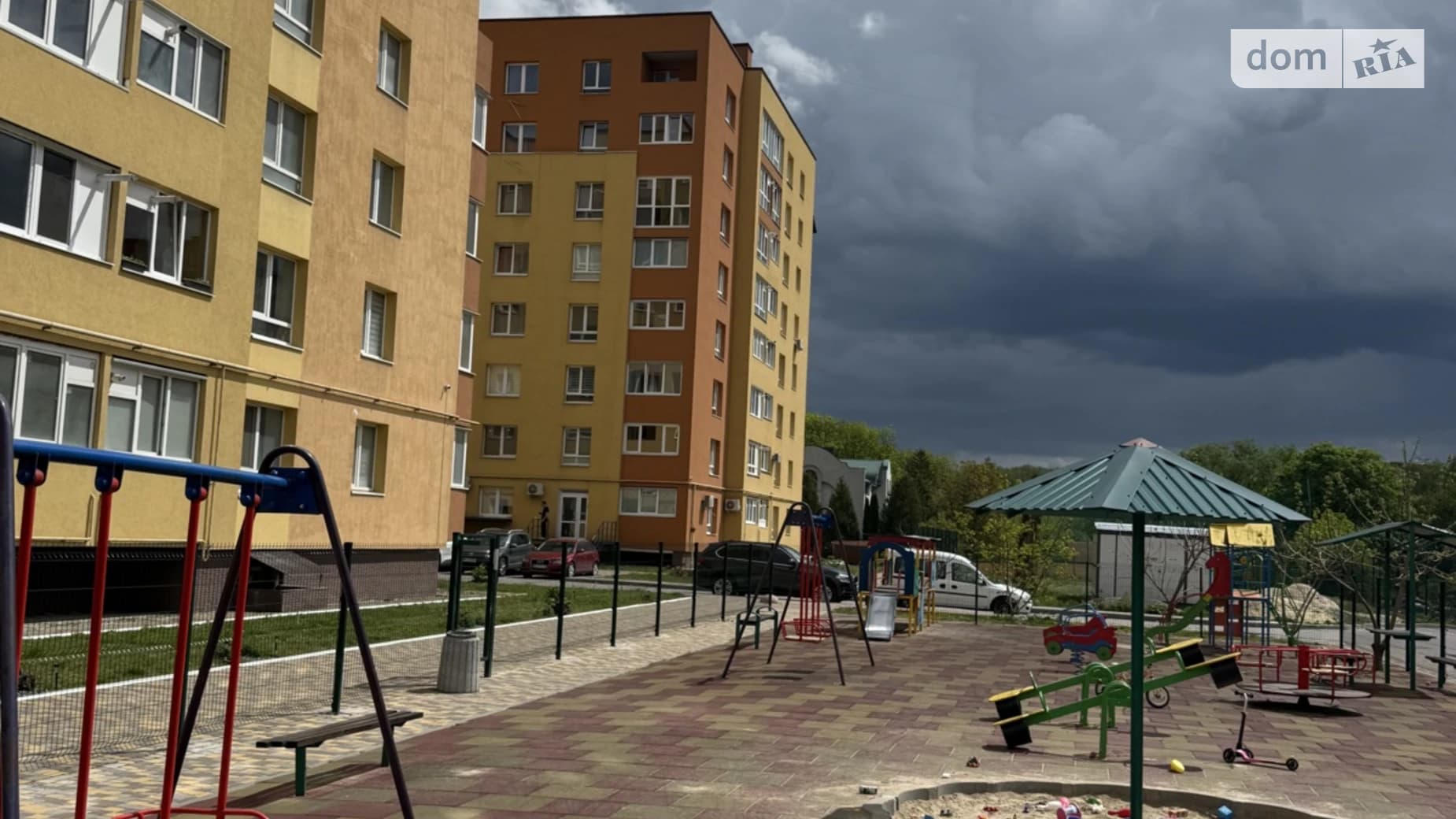 просп. Злуки, 18