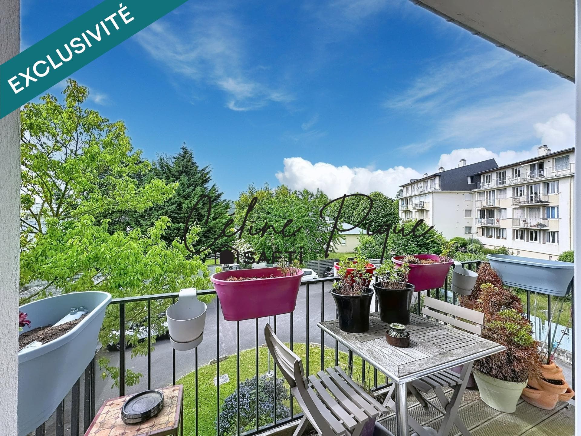 Appartement 2 pièces avec balcon, cave et parking.