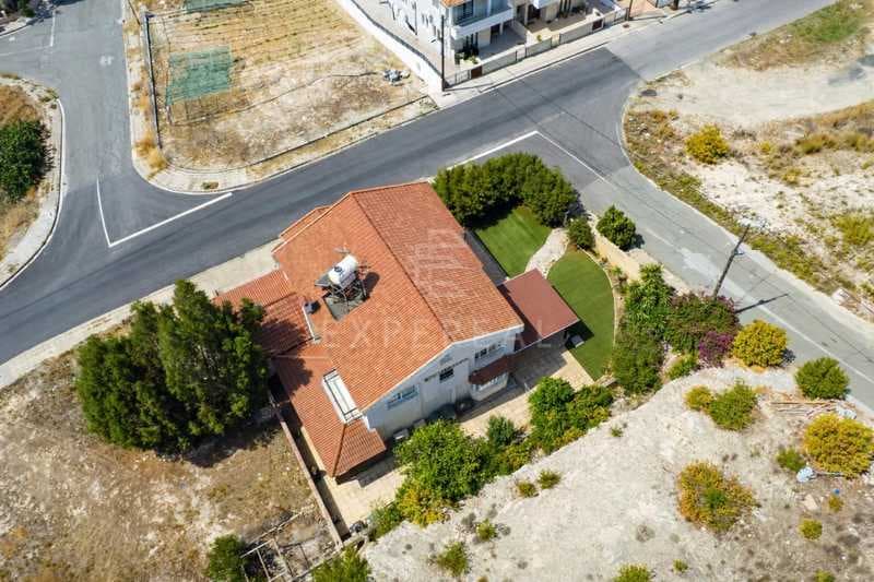4-bedroom detached house for sale