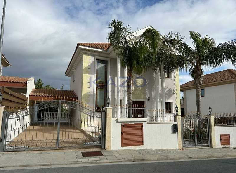 4-bedroom villa for sale