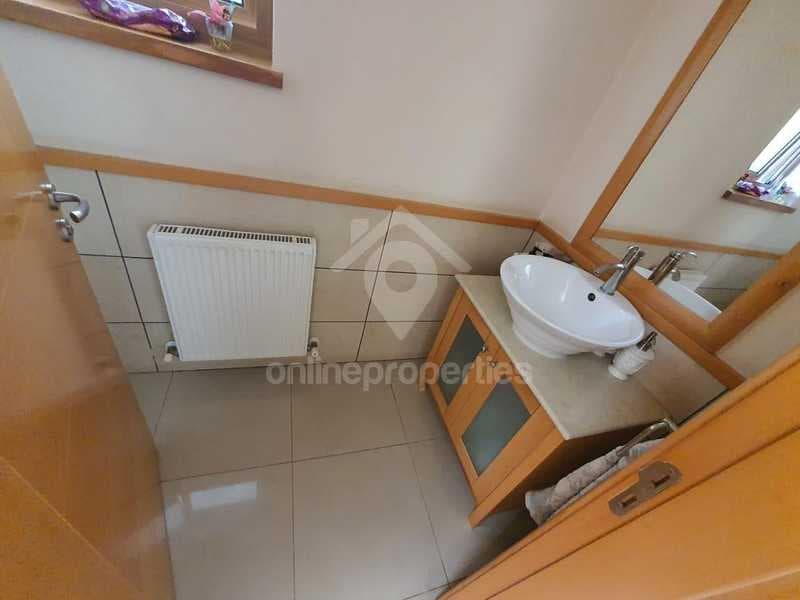 4-bedroom detached house for sale