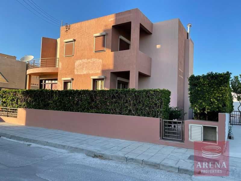 4-bedroom villa for sale