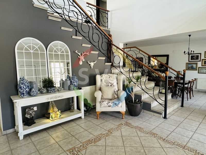 4-bedroom detached house for sale