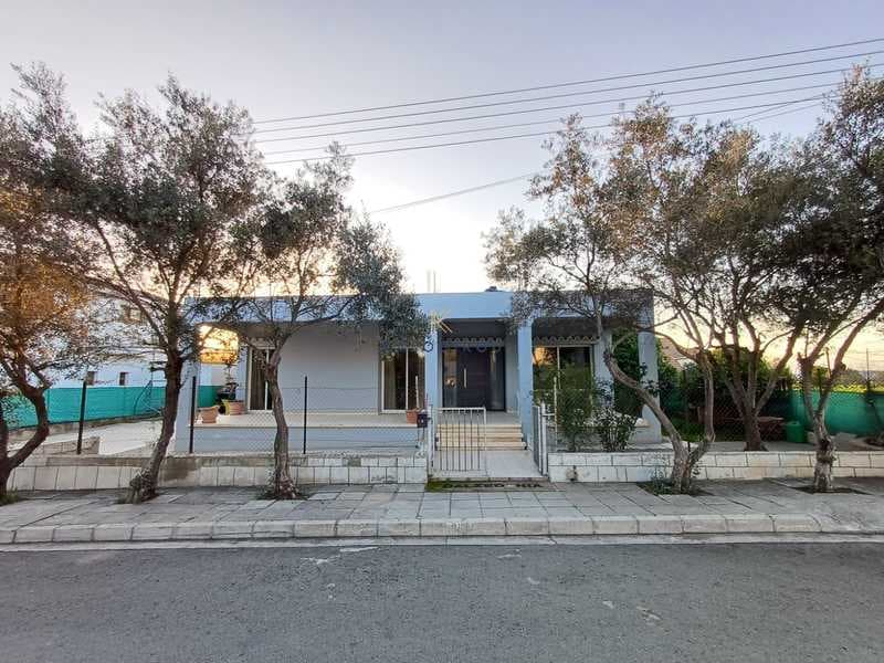 4-bedroom detached house for sale