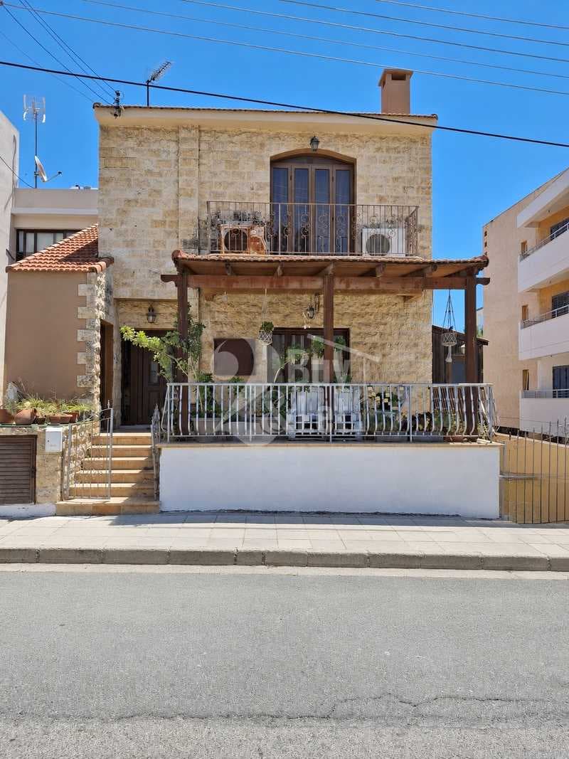 7-bedroom semi-detached for sale