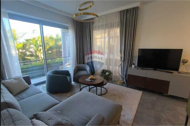 5-bedroom detached house for sale