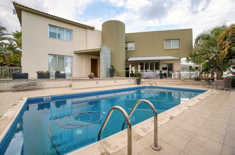 5-bedroom villa for sale