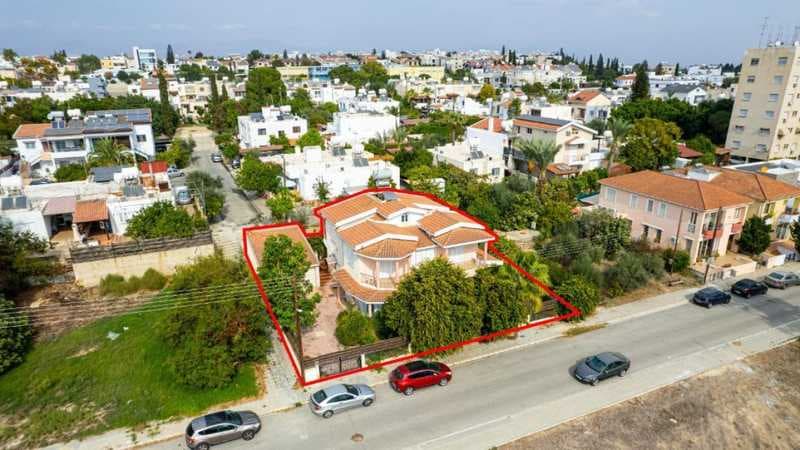 4-bedroom detached house for sale