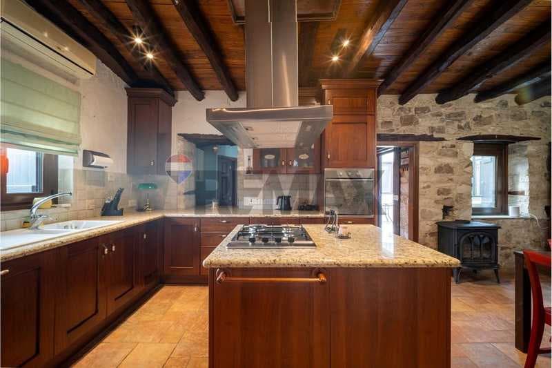 3-bedroom detached house for sale