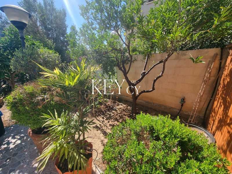 8-bedroom detached house for sale