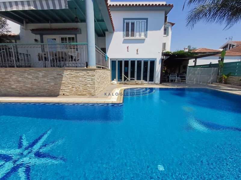 4-bedroom detached house for sale