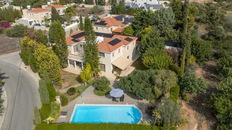 6-bedroom villa for sale