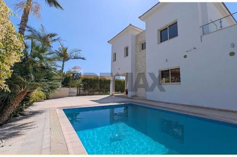 4-bedroom villa for sale