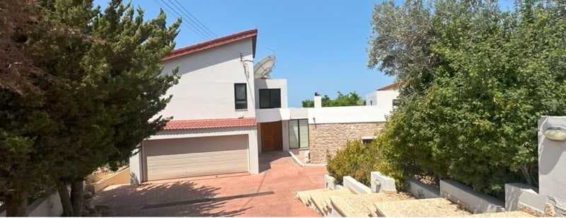 5-bedroom villa for sale